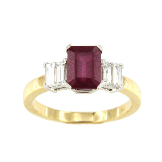 Talador ring in 18k gold with emerald cut center and baguettes