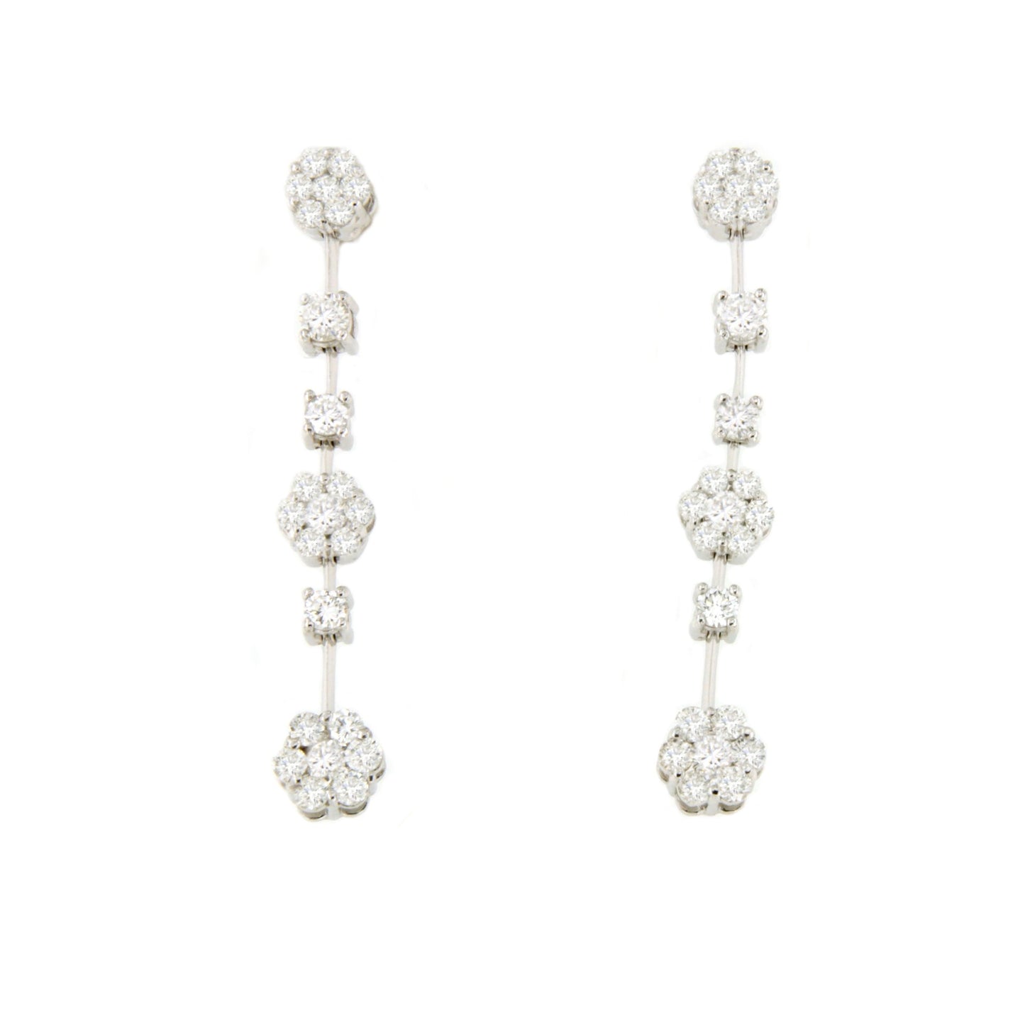 VANNES long earrings with diamond rosettes in 18k white gold