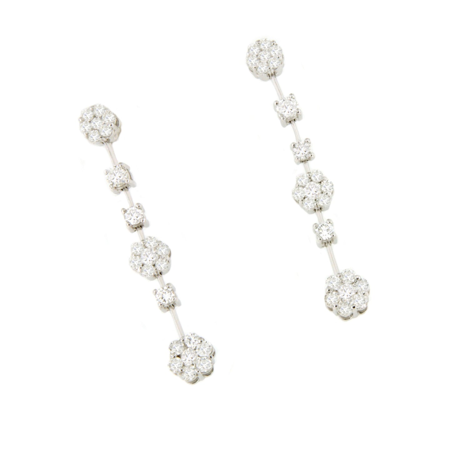 VANNES long earrings with diamond rosettes in 18k white gold