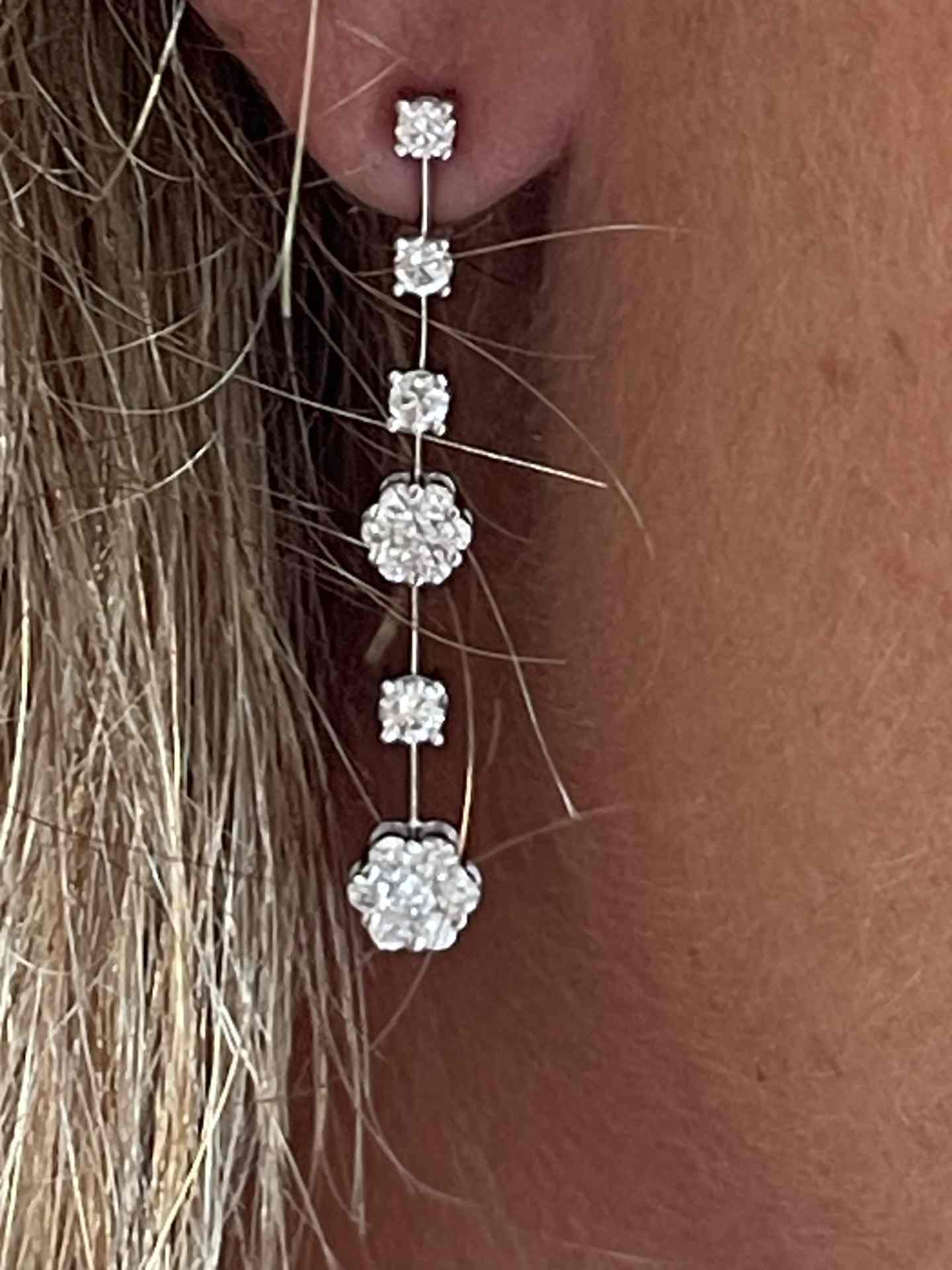 Long MACON earring with diamonds in 18k white gold