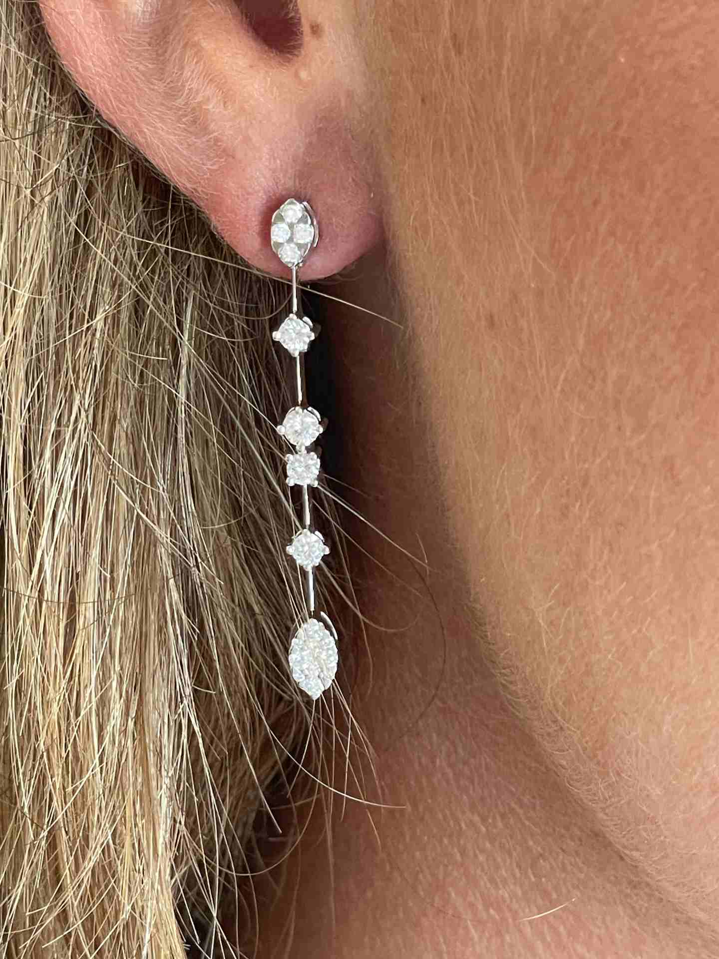 MULHOUSE long earrings in 18k white gold with diamonds