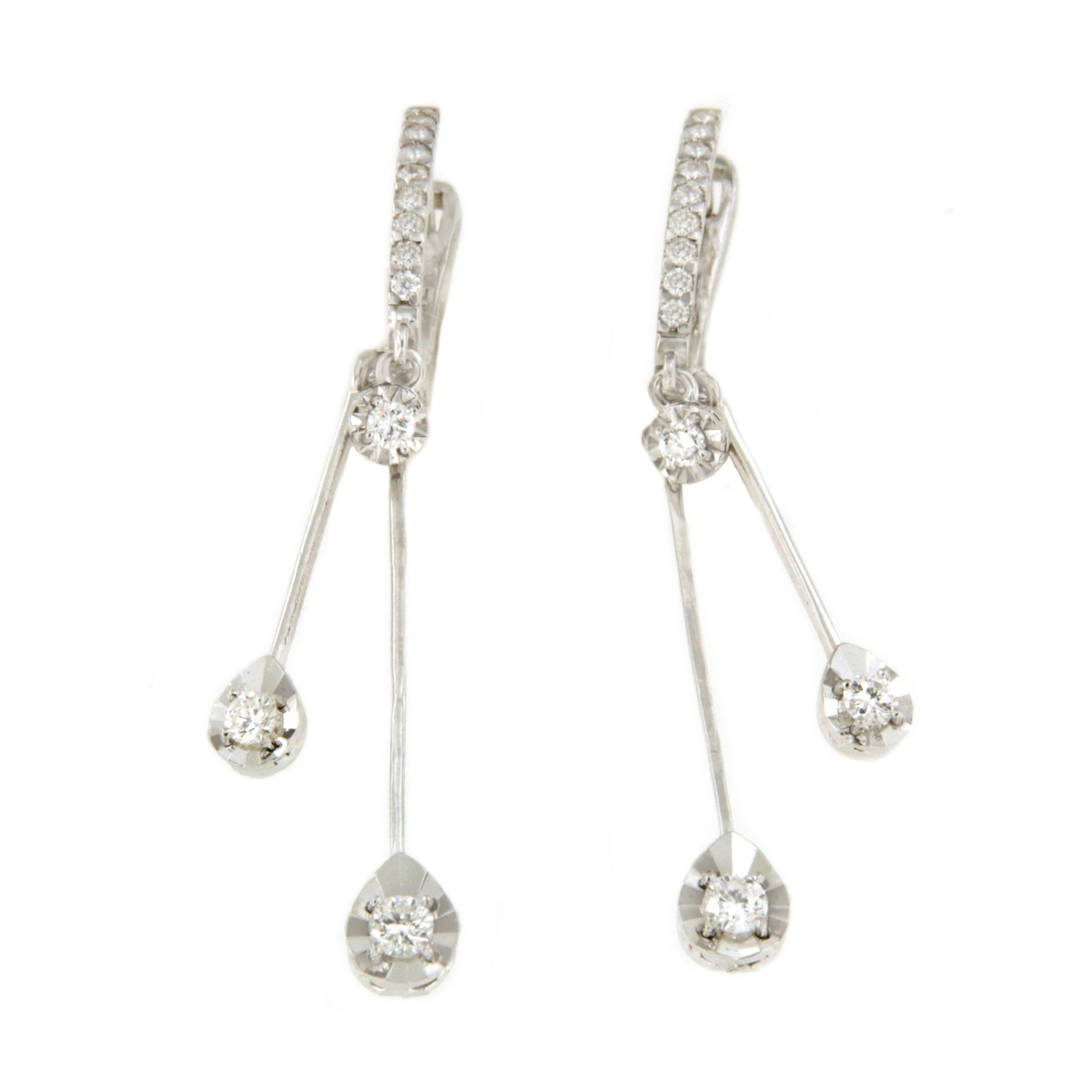 NANCY earring in 18k white gold with diamonds.