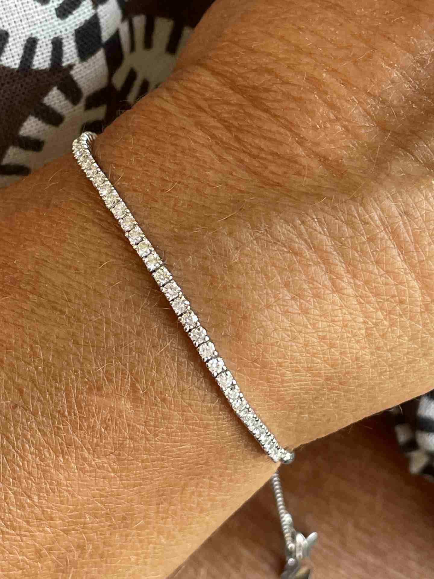 Pulsera LE MANS riviere ajustable de brillantes en oro blanco 18 ktes.