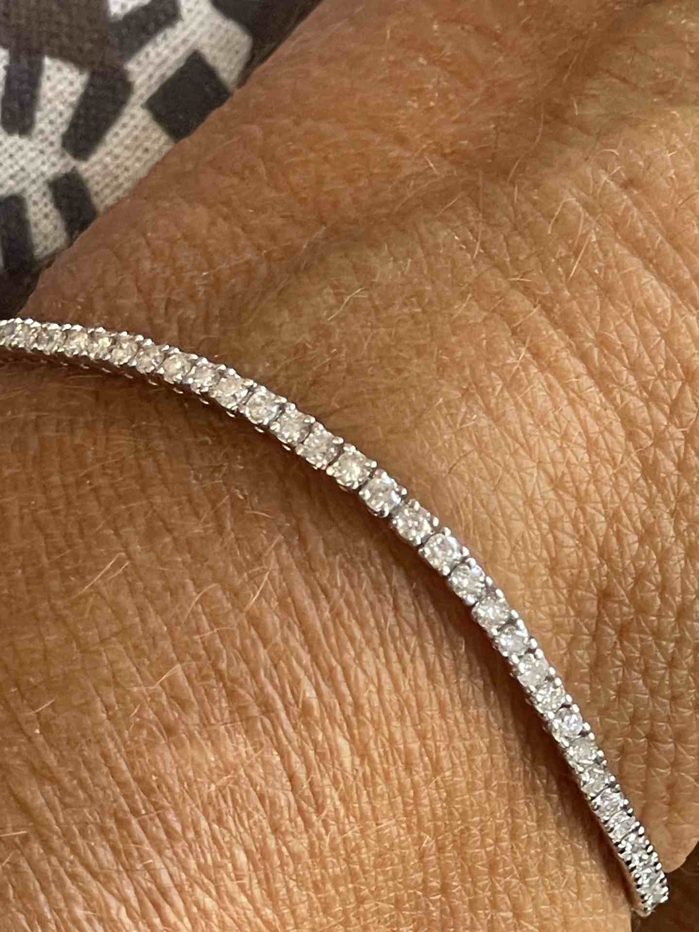 Pulsera LE MANS riviere ajustable de brillantes en oro blanco 18 ktes.
