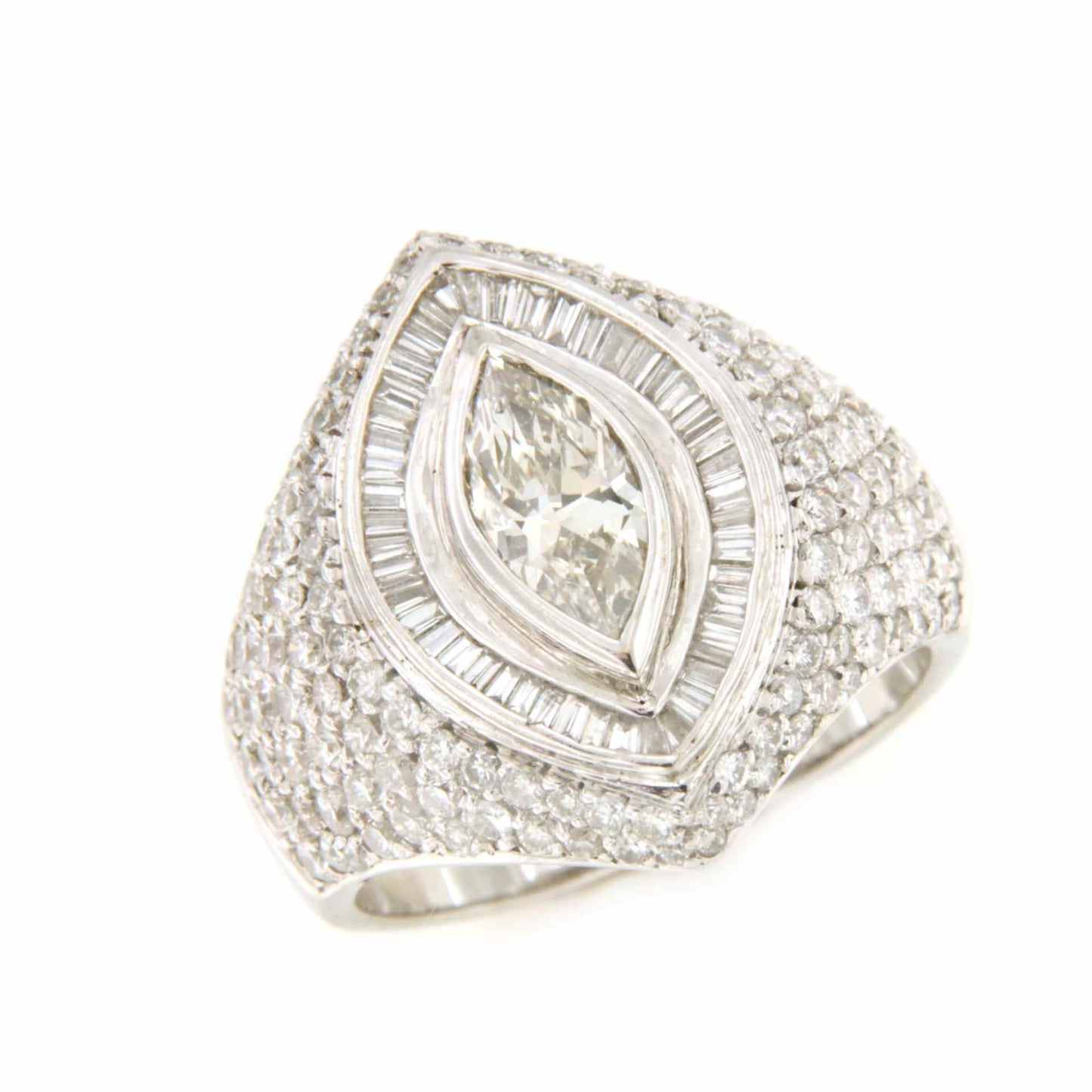 Anillo HENARES marquis oro blanco 18 ktes con brillantes y baguettes