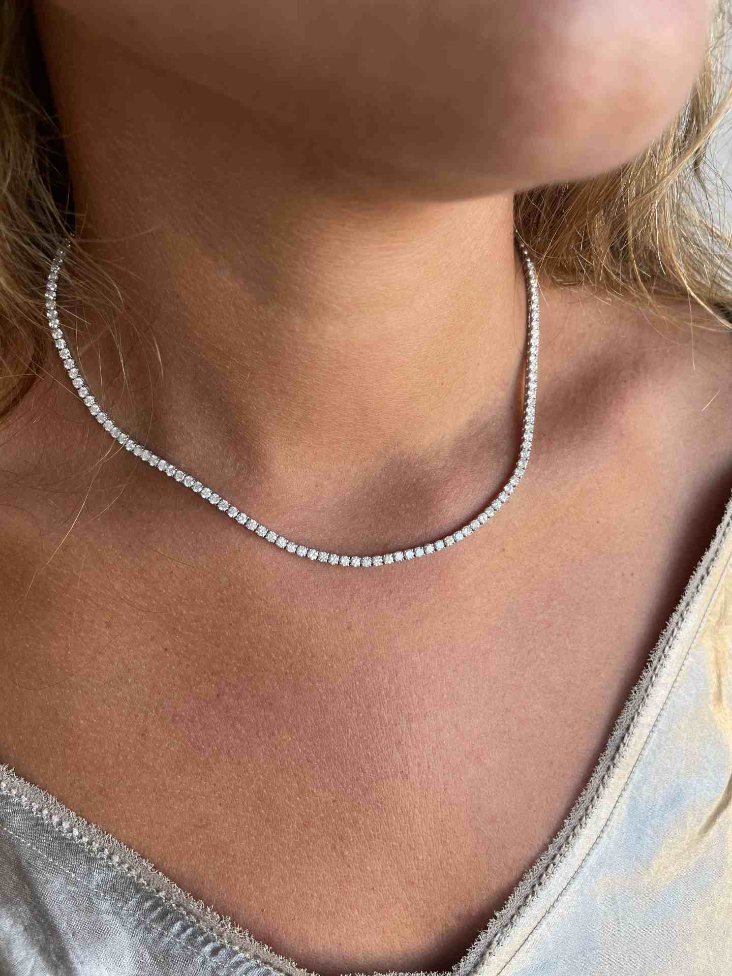NIORT diamond riviere choker in 18k white gold.