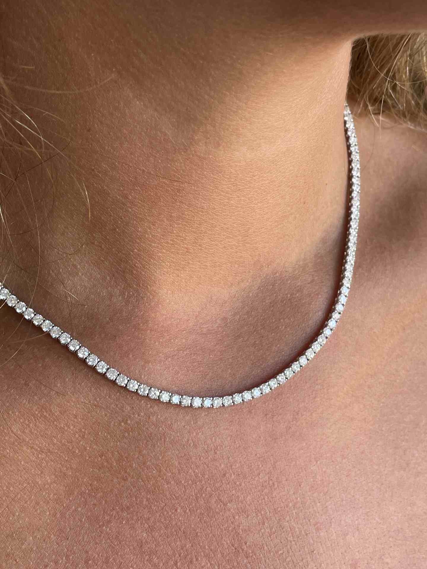 NIORT diamond riviere choker in 18k white gold.