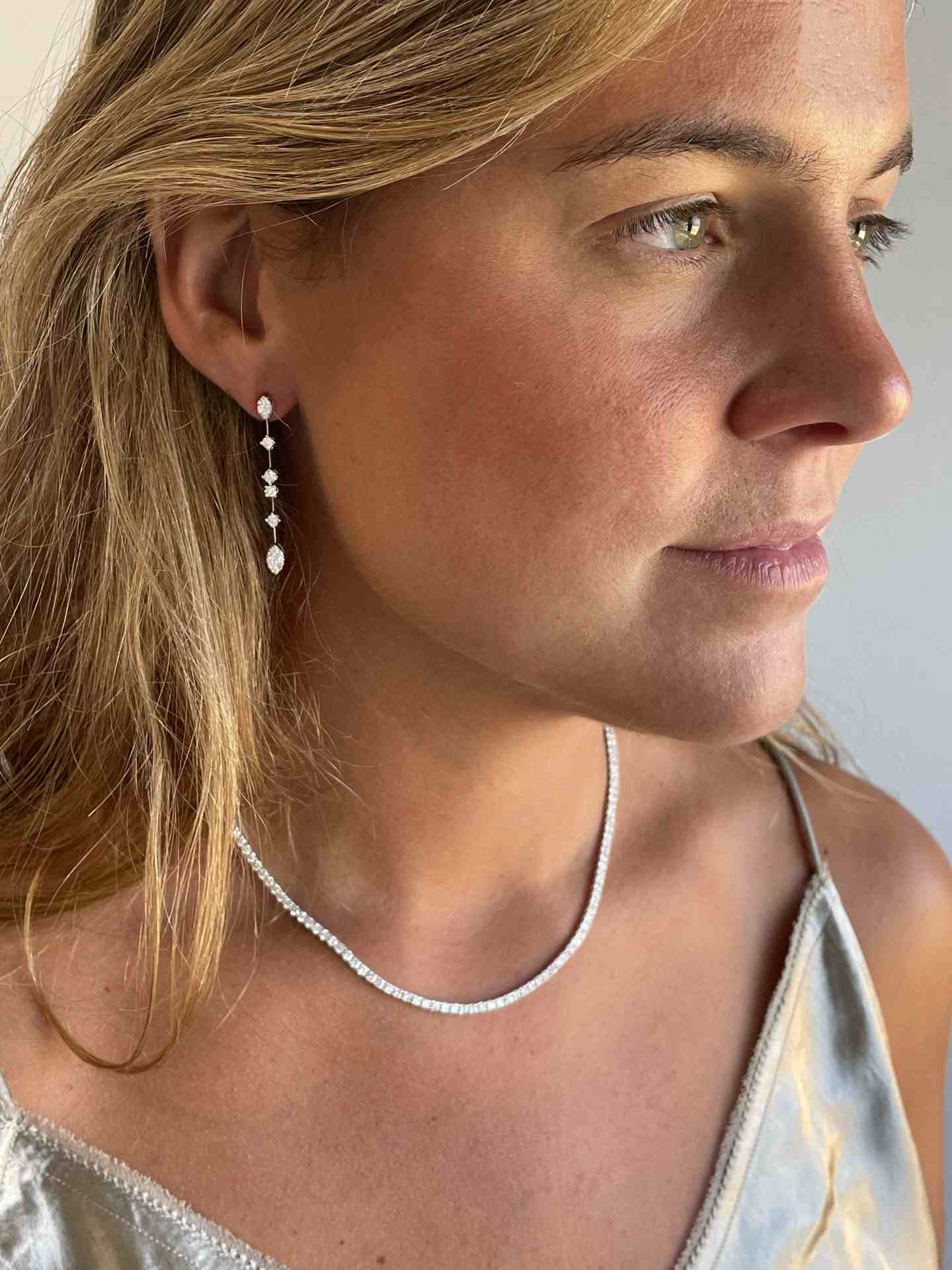 NIORT diamond riviere choker in 18k white gold.