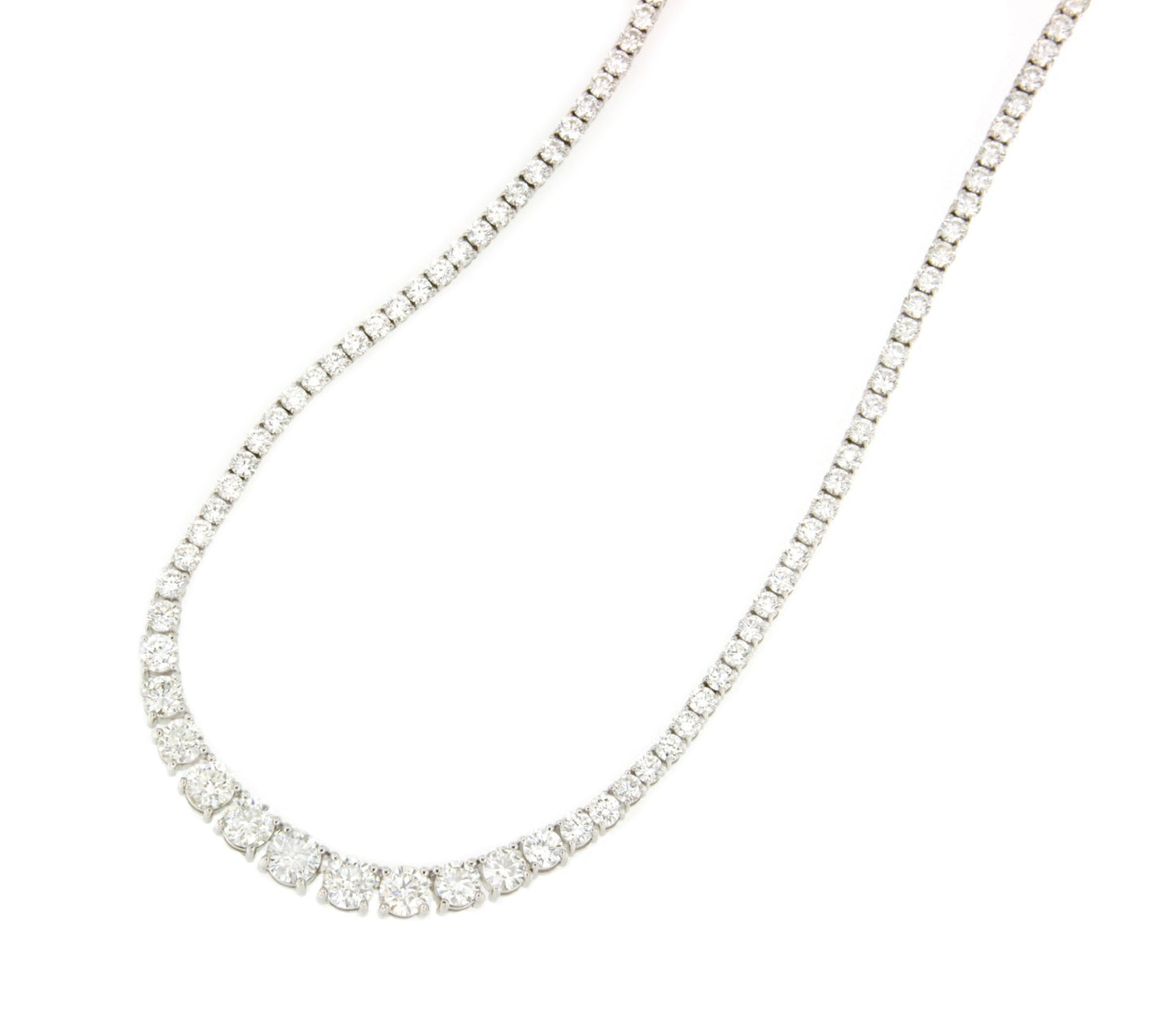 CAHORS riviere choker with diminishing diamonds in 18k white gold