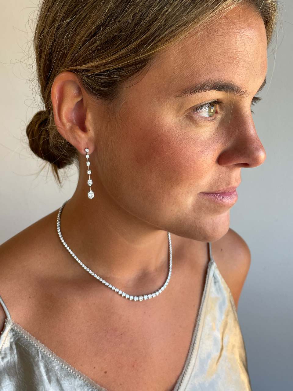 MONTLUCON riviere choker in 18k white gold with diminishing diamonds