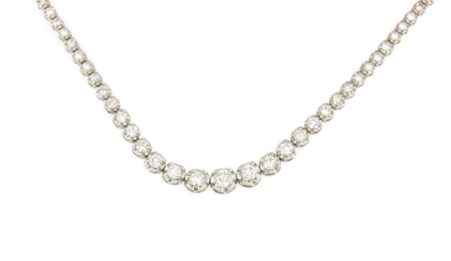 VALENCE choker with riviere diamonds in 18k white gold in decreasing size.