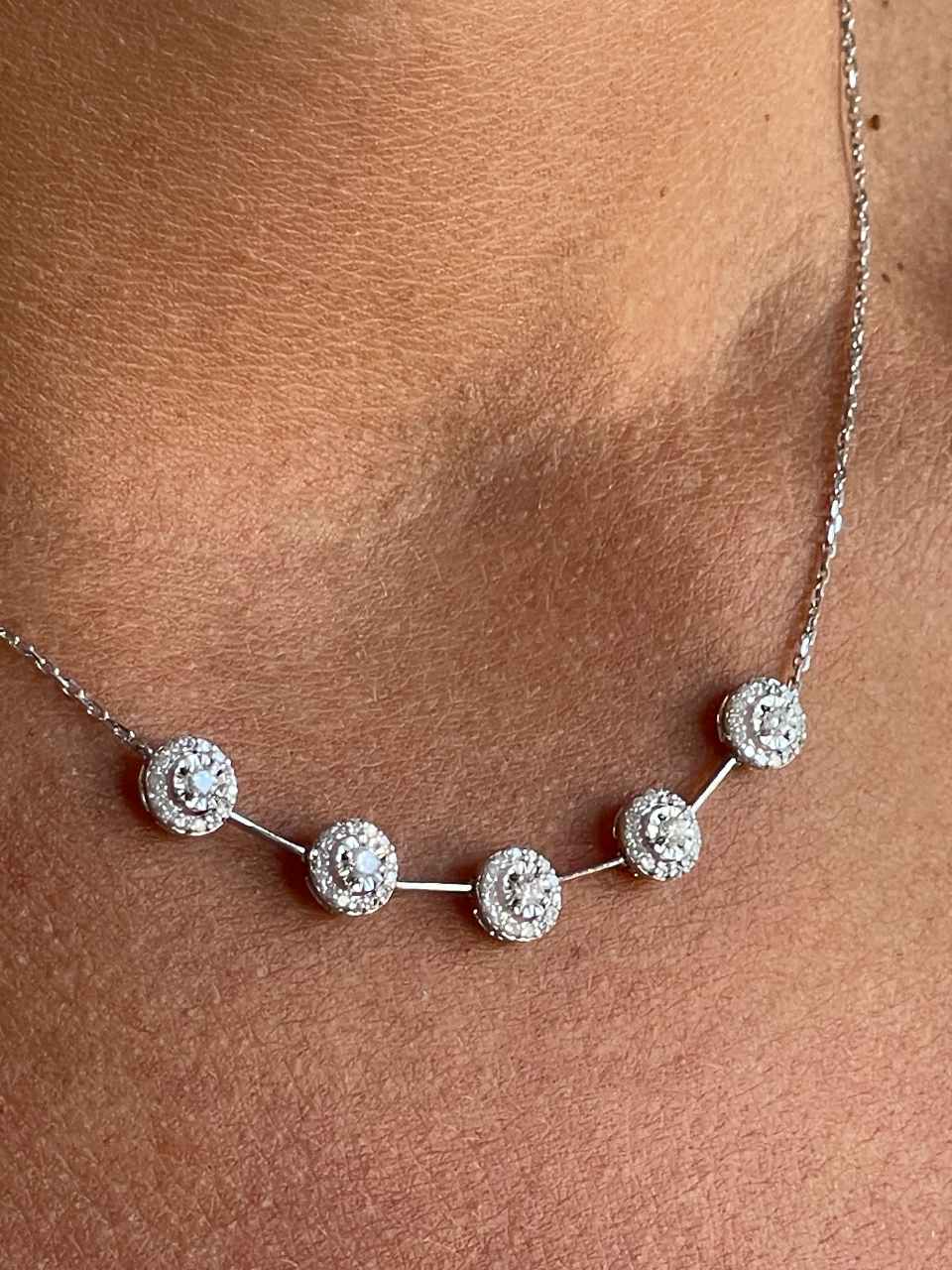 CARCASSONE fine choker with diamond centers in white gold