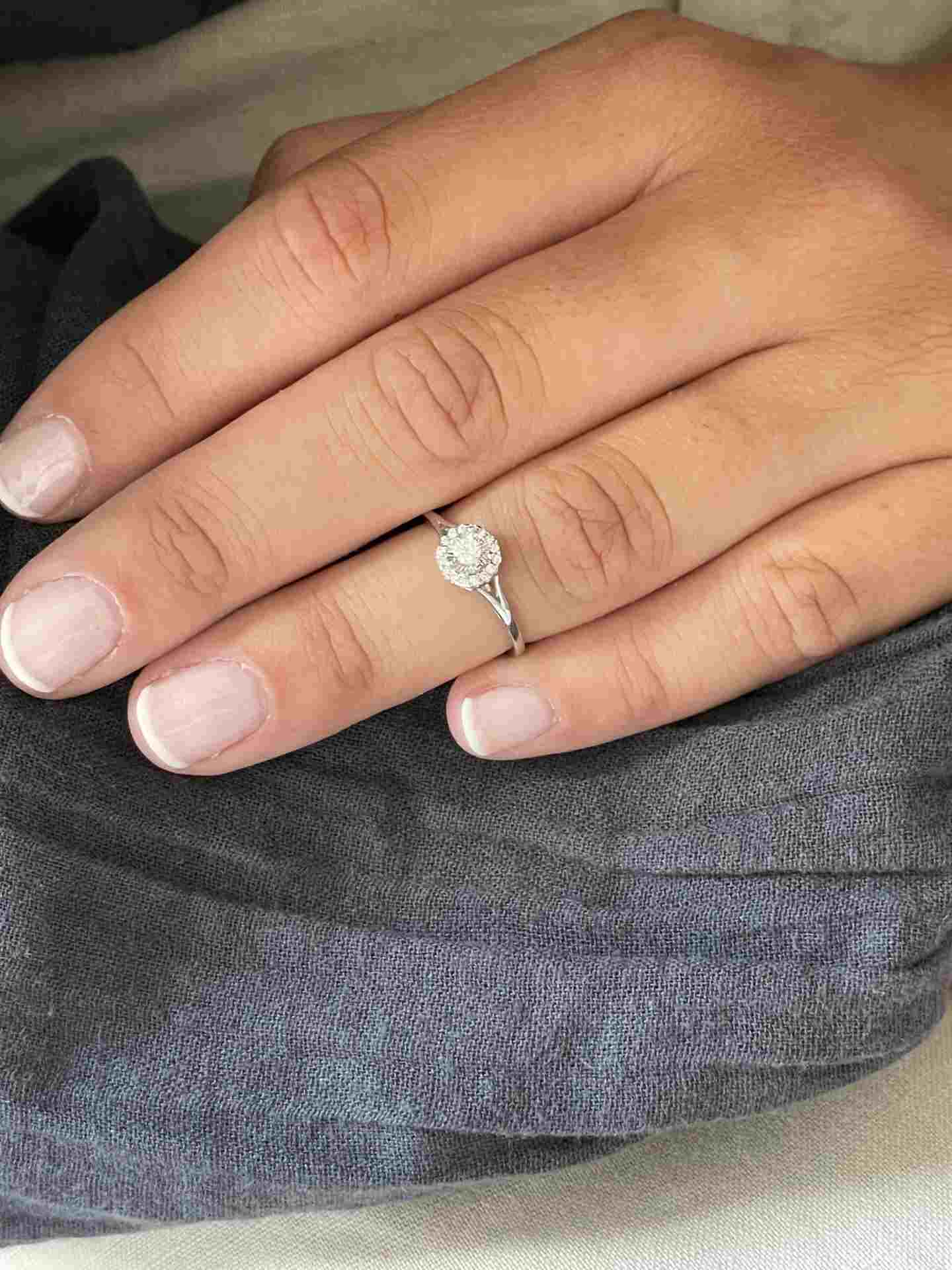 QUIMPER solitaire ring surrounded by a brilliant-cut diamond in 18k white gold.