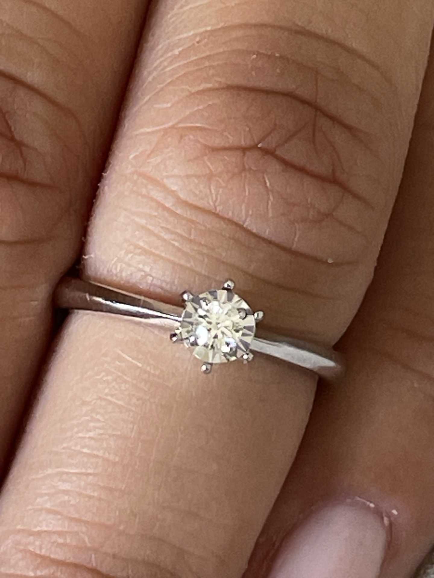 PERIGUEUX solitaire ring with six prongs in 18k gold