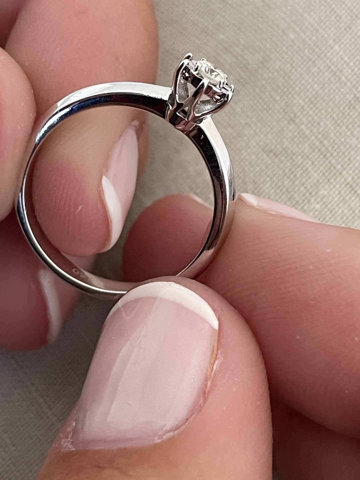 PERIGUEUX solitaire ring with six prongs in 18k gold