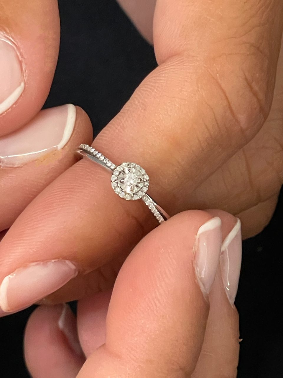 CASTRES solitaire ring with brilliant crossed band in 18k white gold