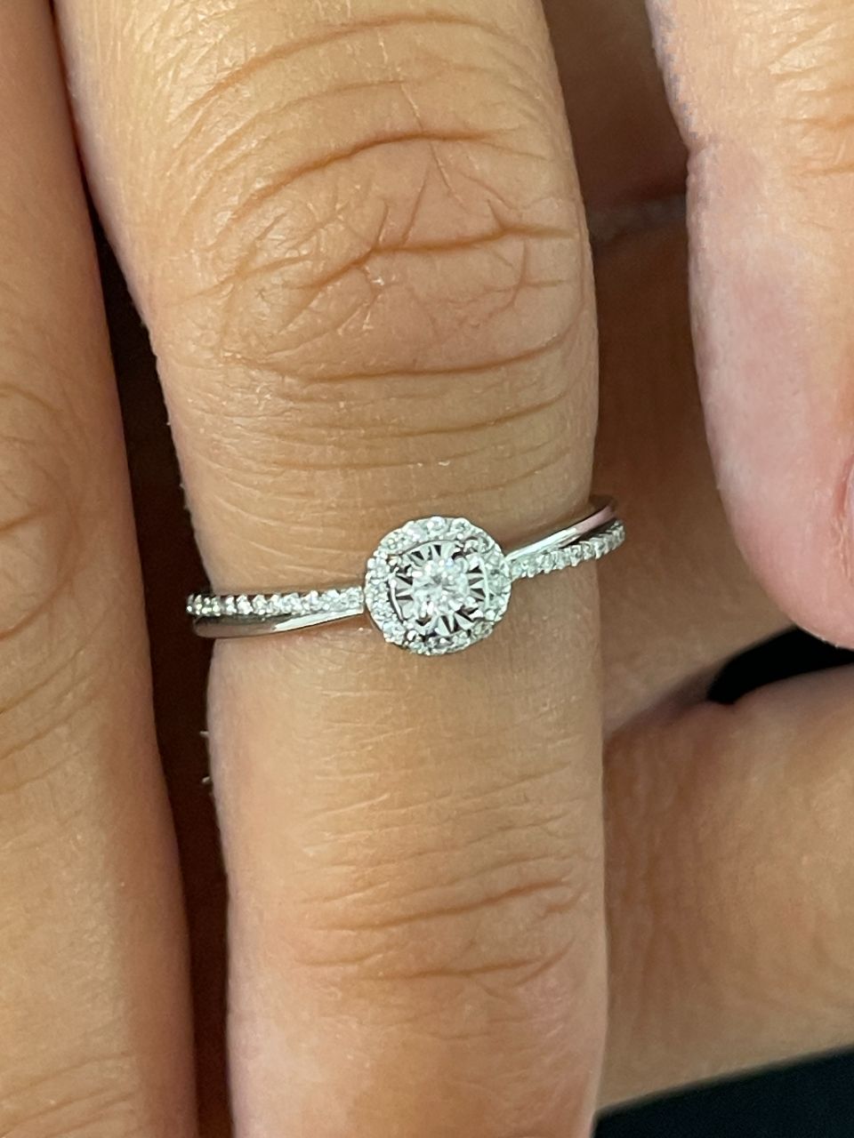 CASTRES solitaire ring with brilliant crossed band in 18k white gold