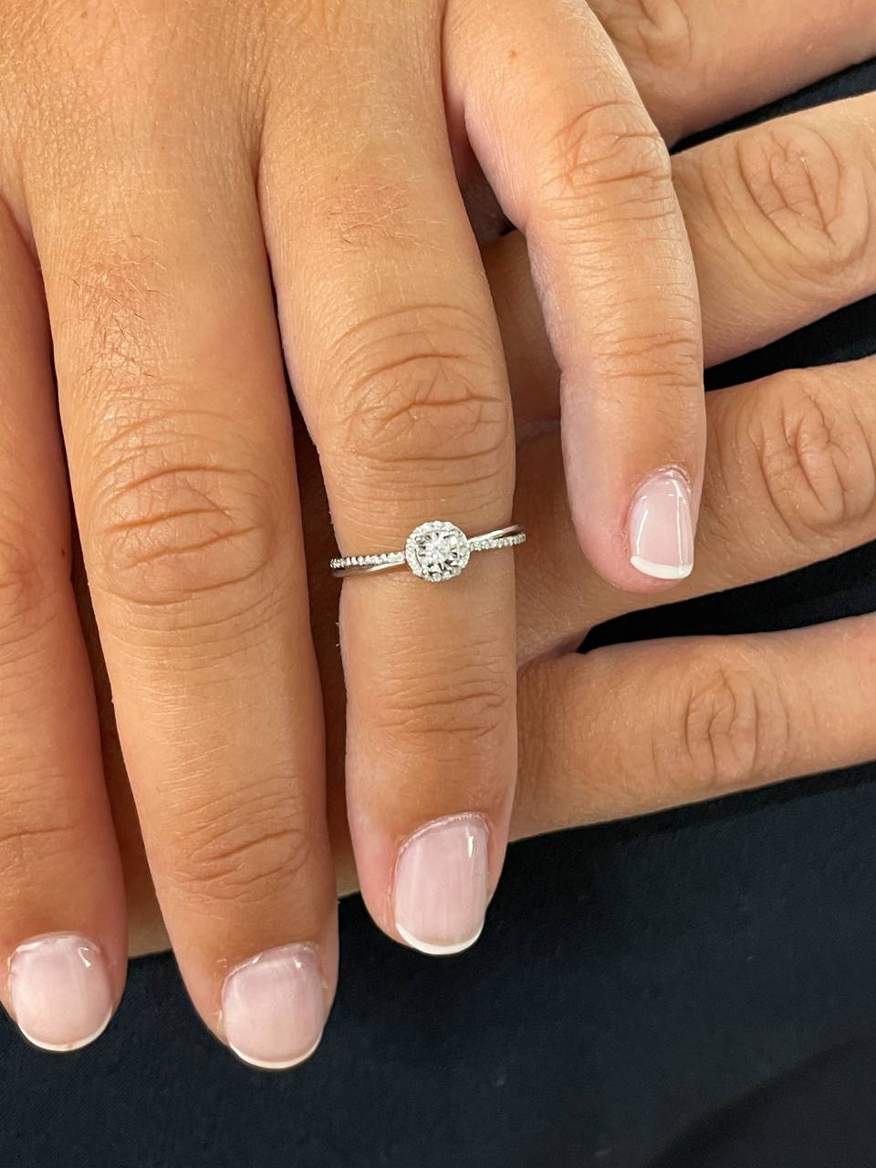 CASTRES solitaire ring with brilliant crossed band in 18k white gold