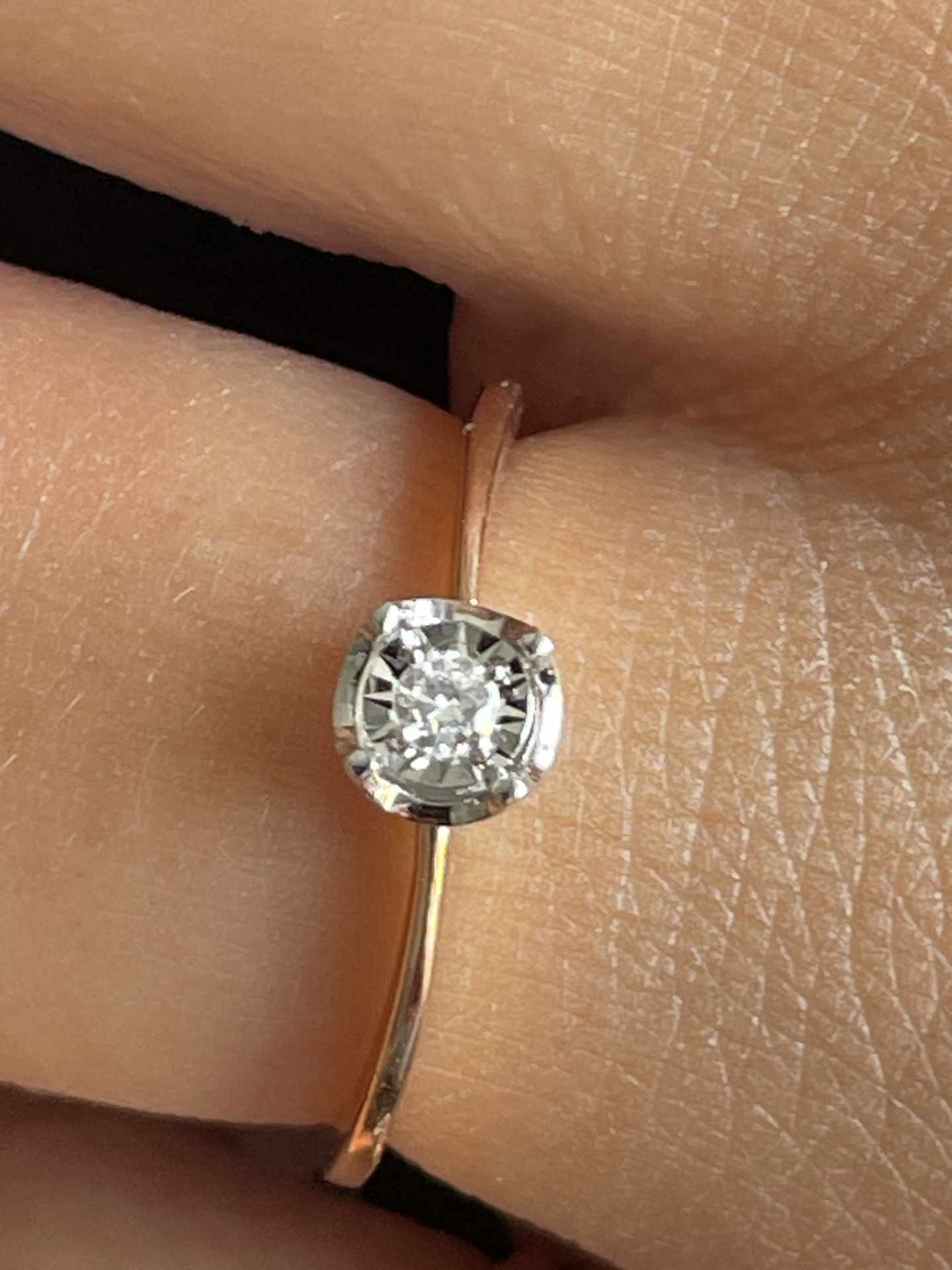 BIARRITZ solitaire ring with brilliant-cut diamond in 18k rose gold.