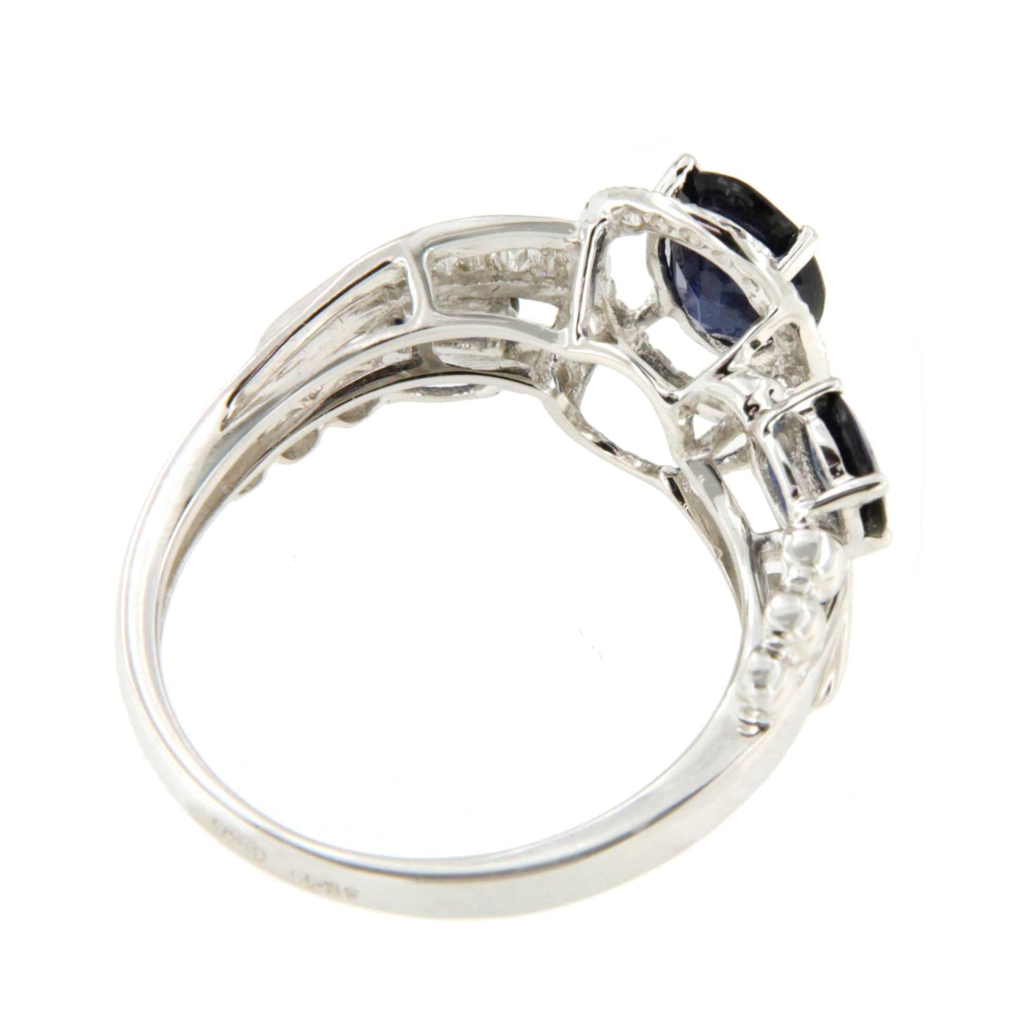 CAMAS ring in 18k white gold with sapphires and diamonds.