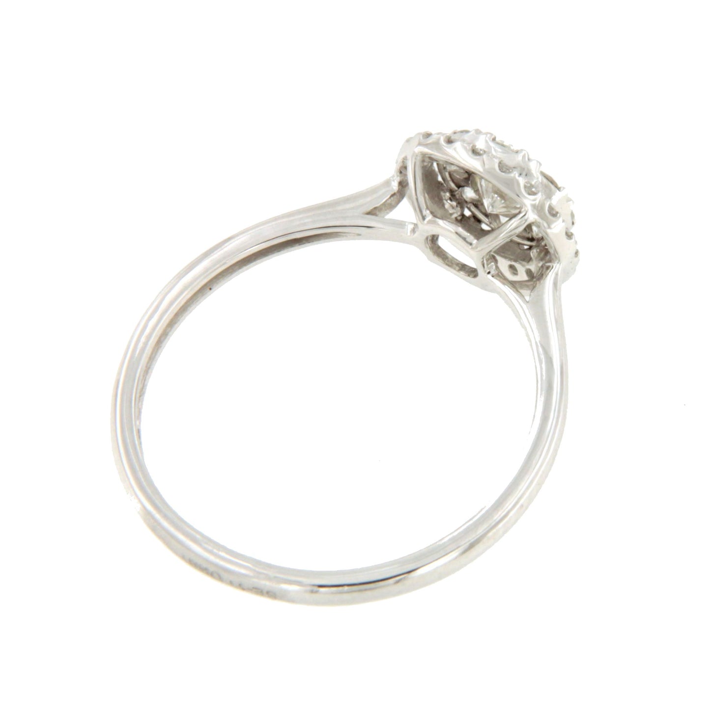 Anillo ACAI roseta y orla con brillantes en oro blanco de 18 kilates