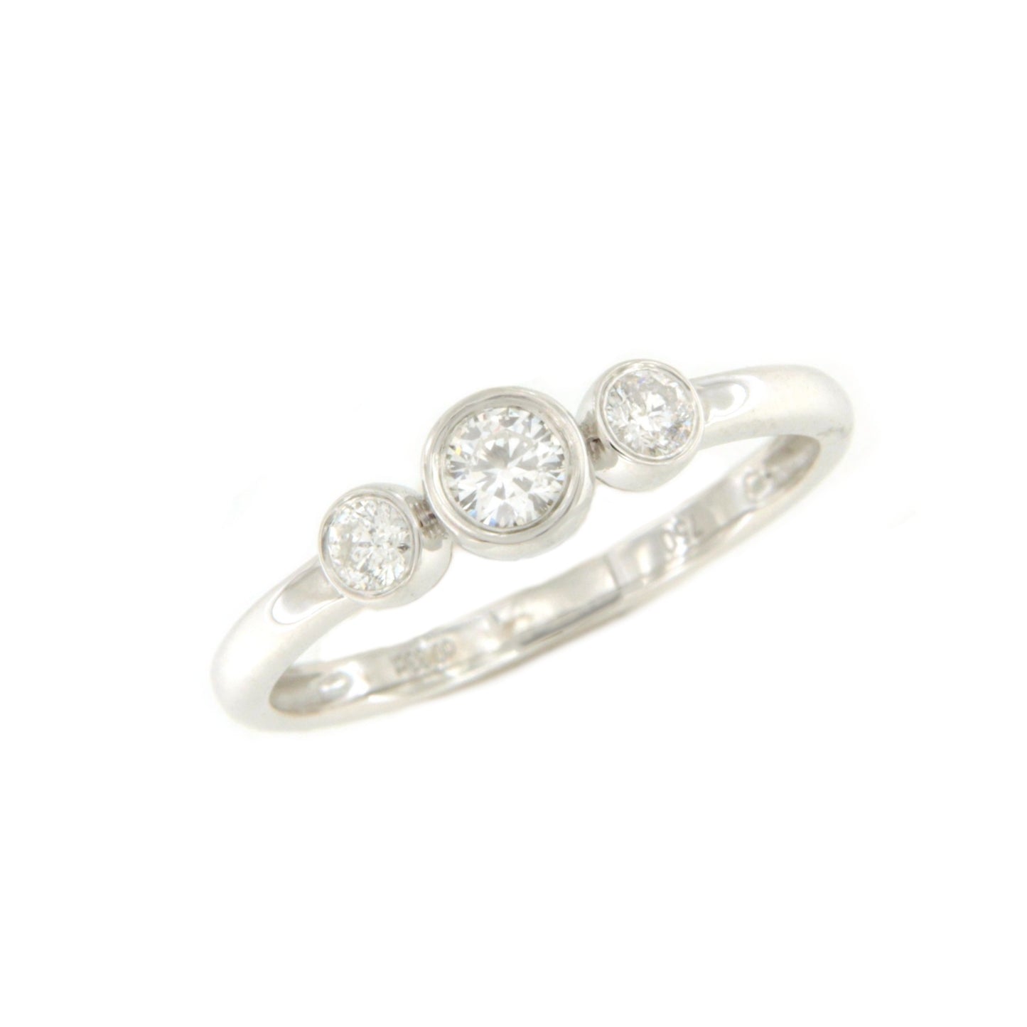Anillo FEIJOA tresillo de diamantes talla brillante en oro blanco 18 ktes