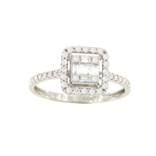 Chirimoya ring with a center of baguettes surrounded by white gold diamonds