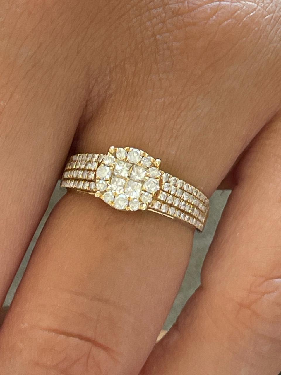 Anillo TOMATE centro en brillantes y princesa en oro amarillo 18 ktes