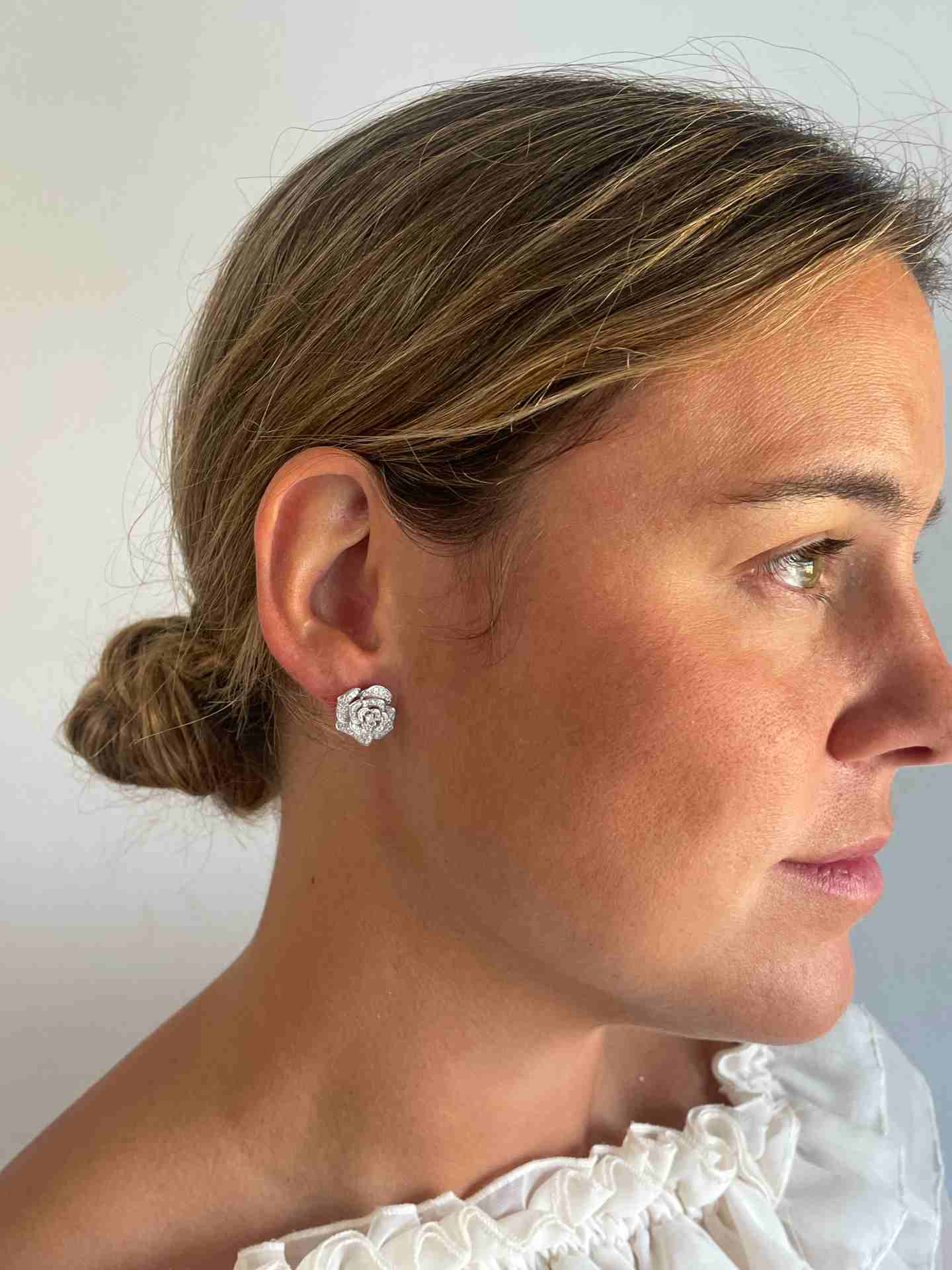 Pendientes PIÑA flor en oro blanco de 18 kilates con diamantes talla brillante