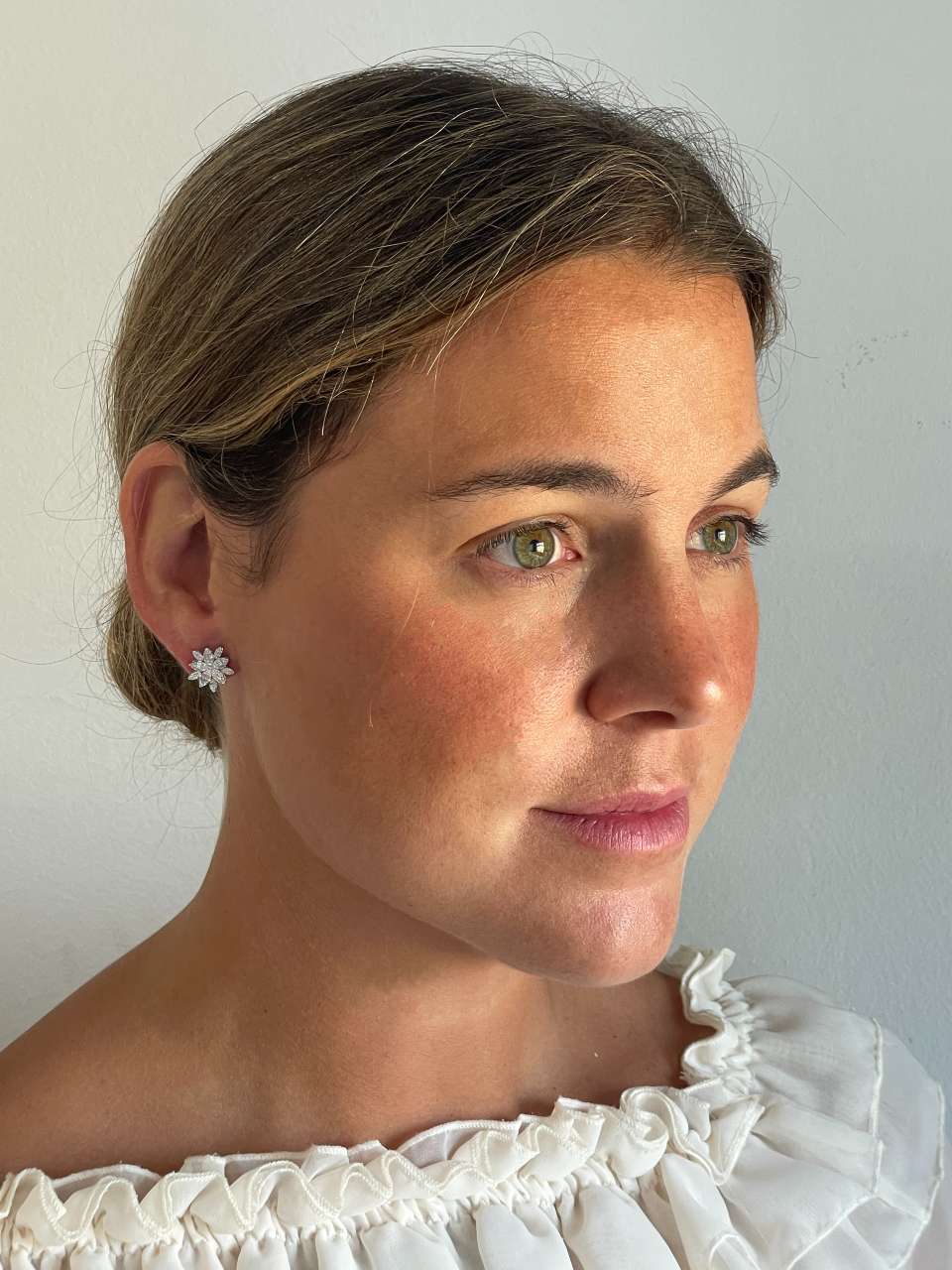 Pendientes JABOTICA estrella en oro blanco 18 ktes con brillantes y baguettes