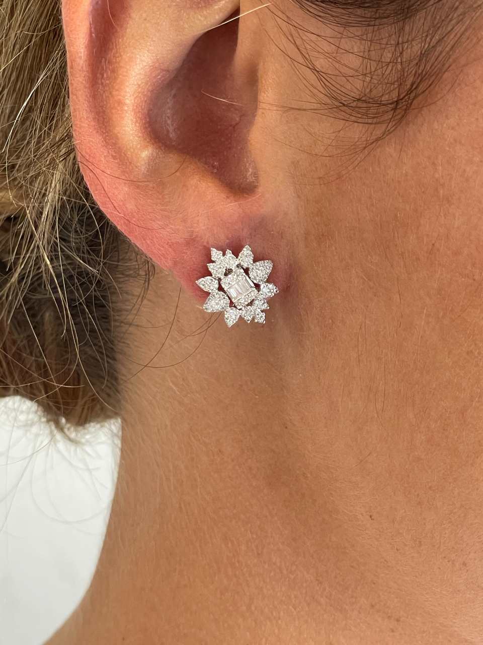 Pendientes CAIMITO estrella en oro blanco 18 ktes con brillantes y baguettes