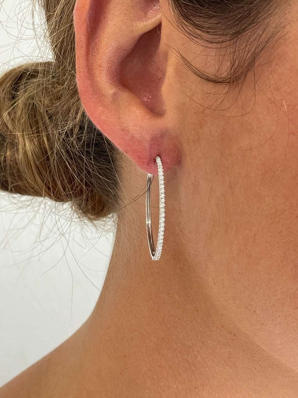 Pendientes LICHI argollas de brillantes en oro blanco de 18 ktes