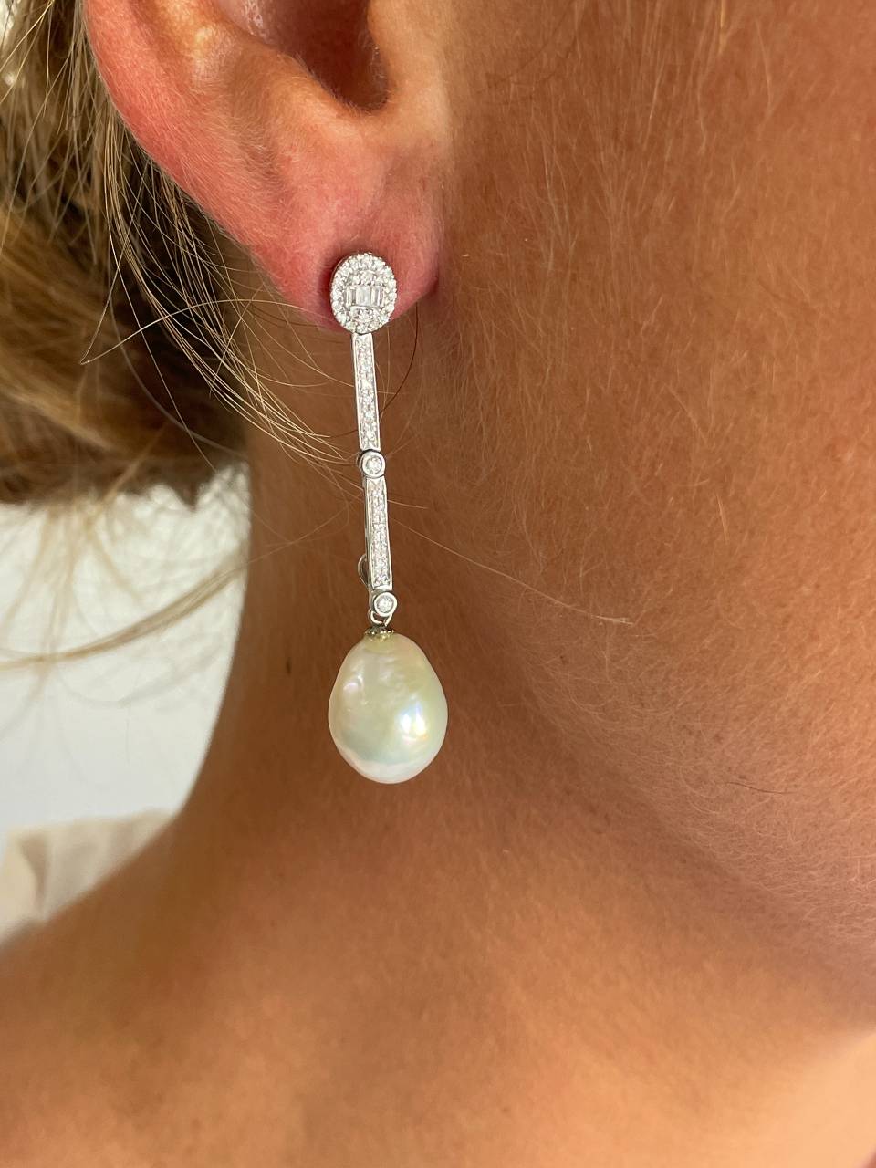 Pendientes CUDILLERO en oro blanco 18 ktes con brillantes y baguettes.