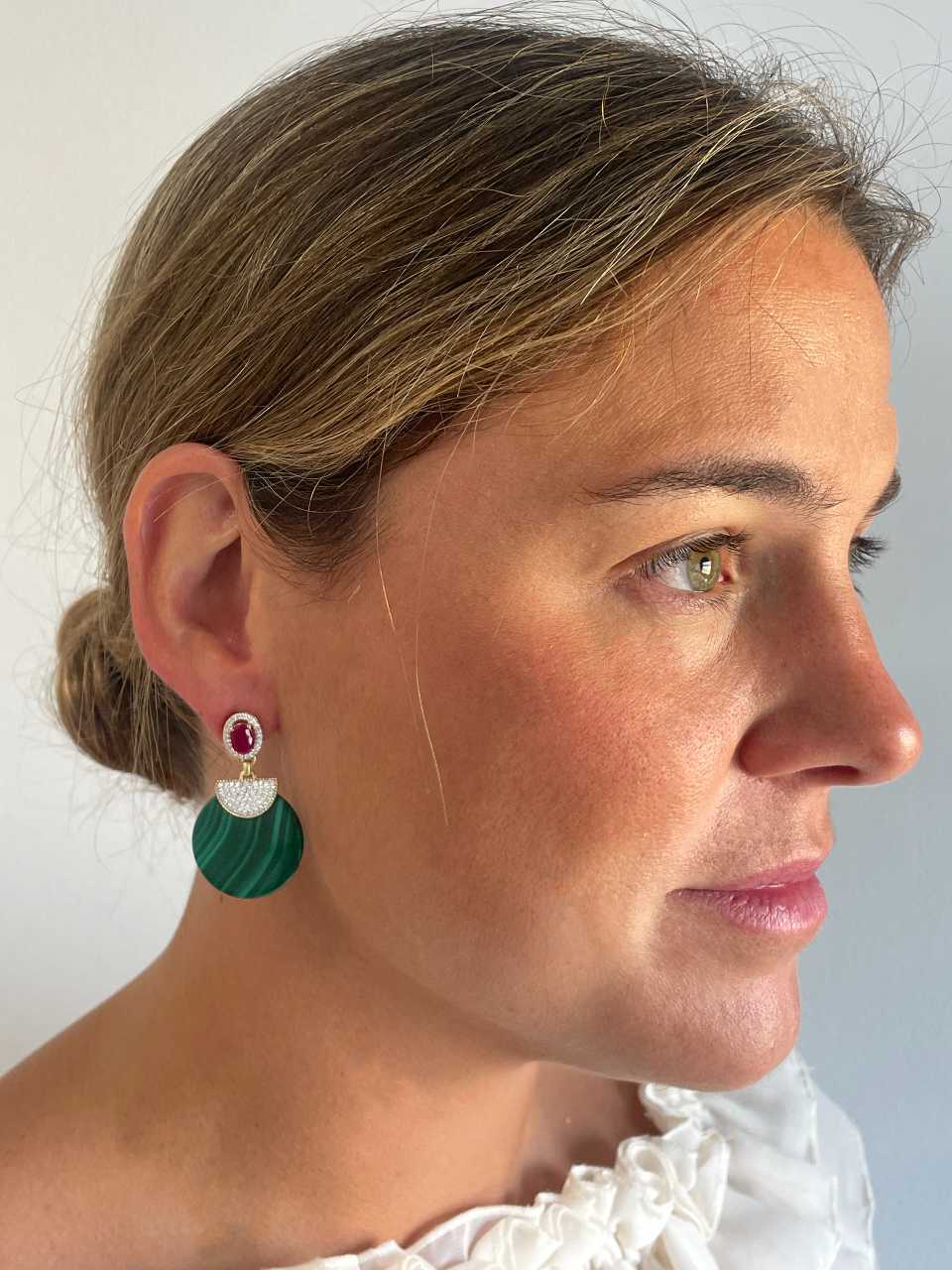 Pendientes AGUAJE oro amarillo 18 ktes con rubie, malaquita y brillantes