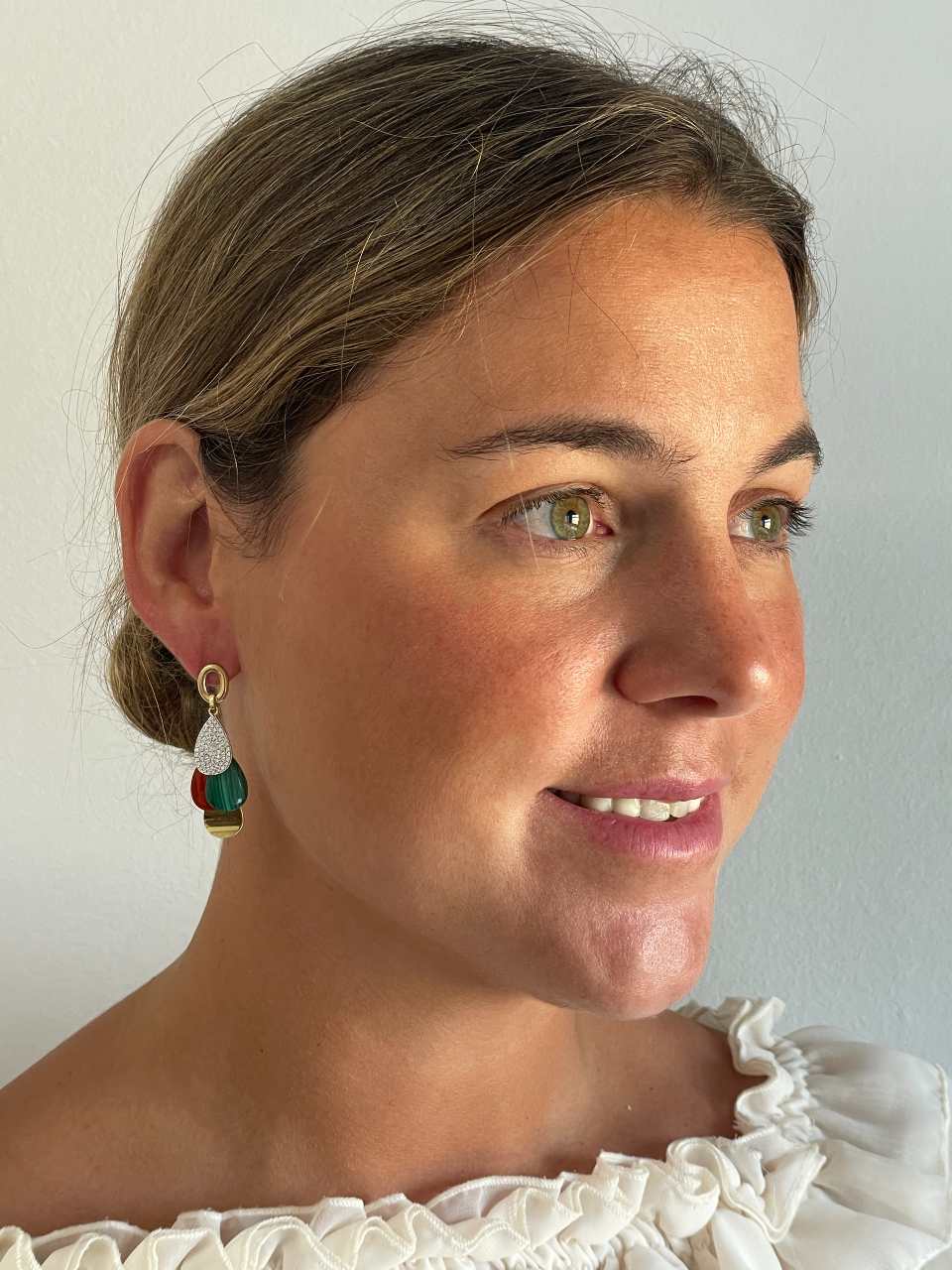 Pendientes NISPERO en oro amarillo 18 ktes con brillantes y piedras
