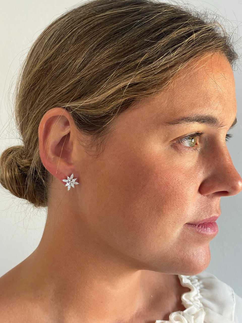 Pendientes BIGNAY estrella en oro blanco 18 ktes con brillantes y baguettes