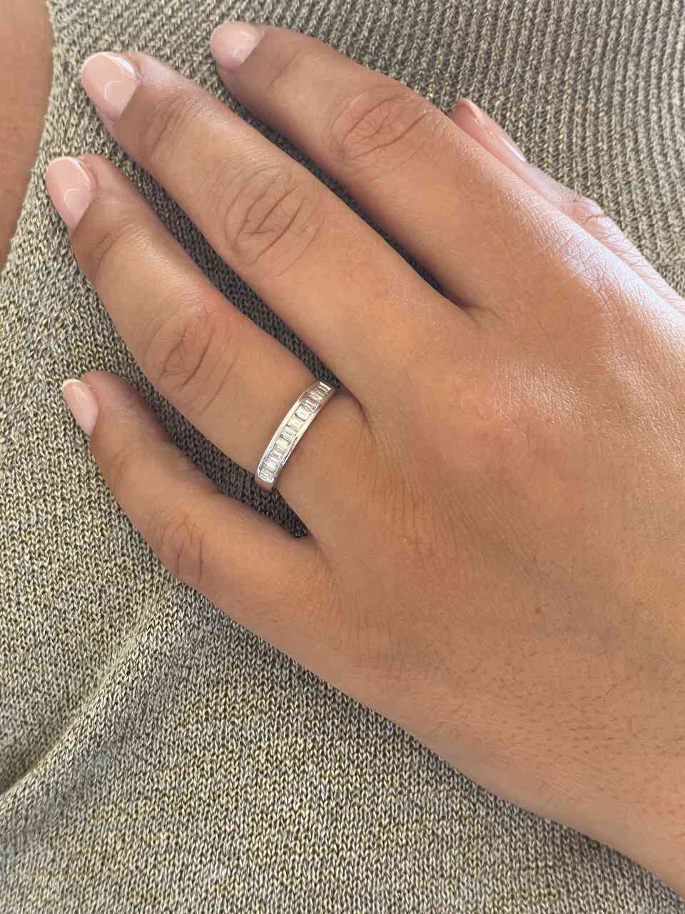 Anillo NARANJILLA alianza de diamantes talla baguettes en oro blanco 18 ktes