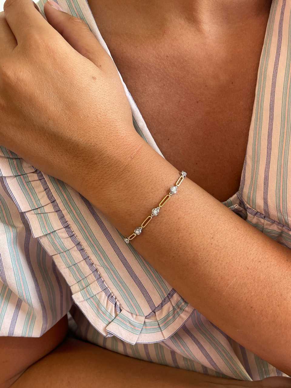 Pulsera ARONIA en oro blanco y amarillo de 18 ktes con brillantes