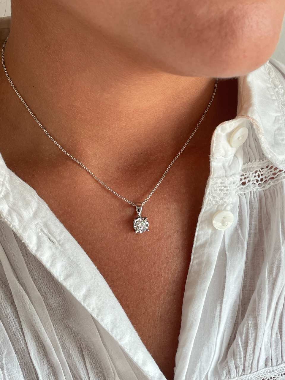 BATH pendant, 18k white gold charm with brilliant illusion view.