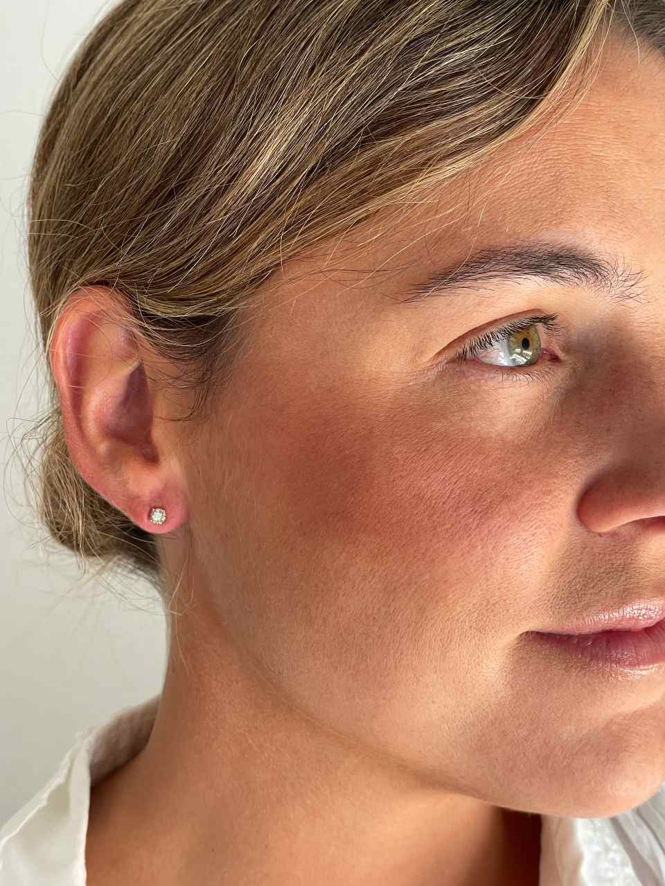 MUNICH detachable earrings in 18k yellow and white gold with diamonds.