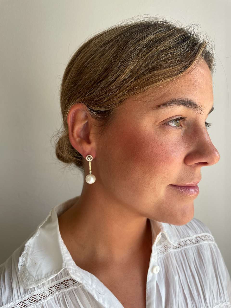 MUNICH detachable earrings in 18k yellow and white gold with diamonds.