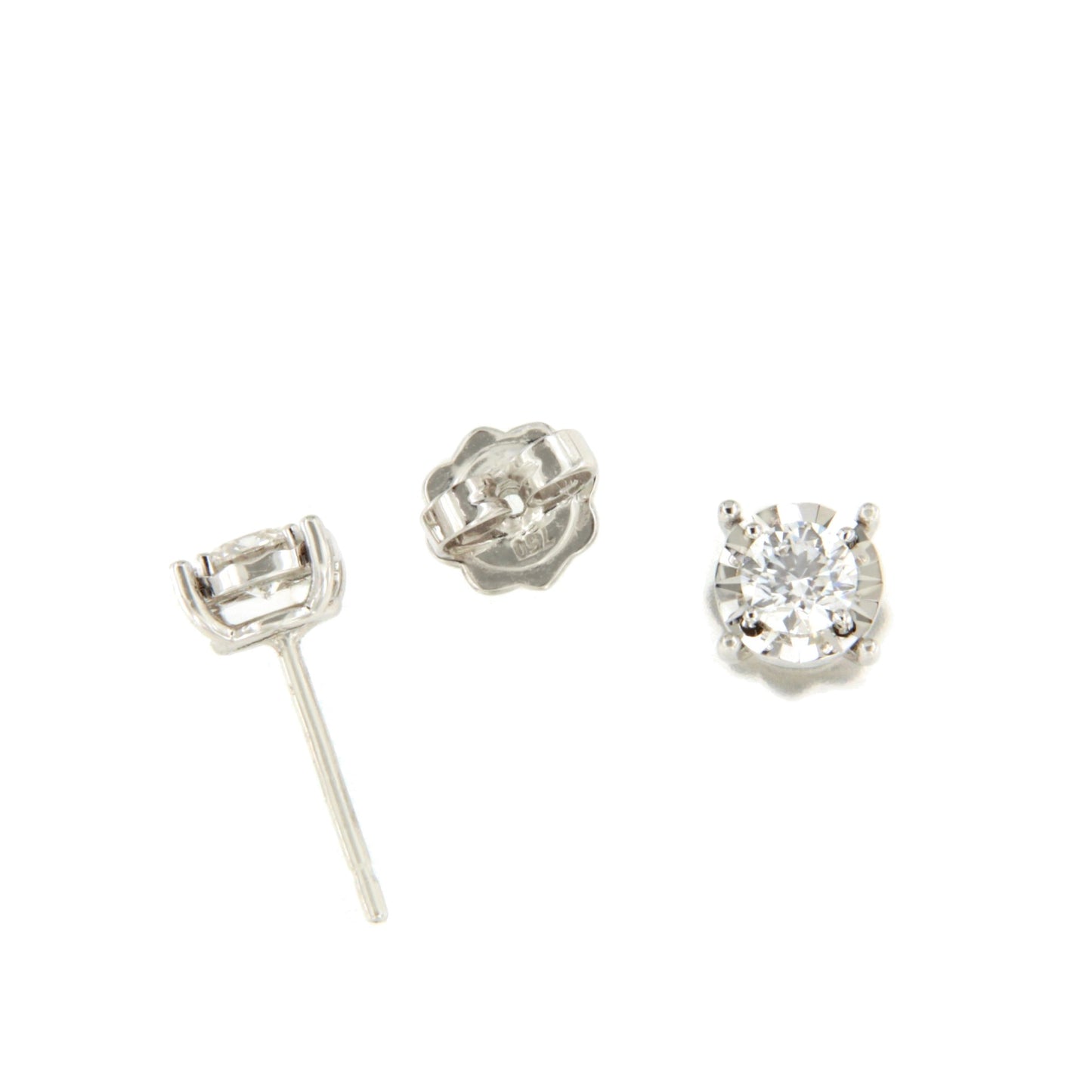 GUANA stud earrings with diamond studs and claw setting in 18k white gold.