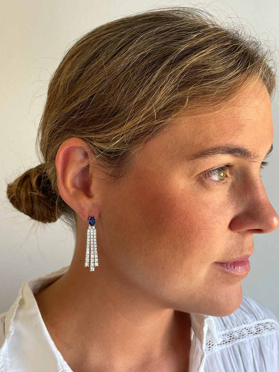 Pendientes TEMPIO largos oro blanco 18 ktes zafiros y brillantes