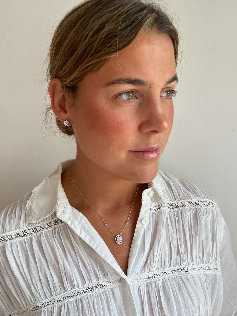 BONO choker pendant oval shape 18k white gold and diamonds