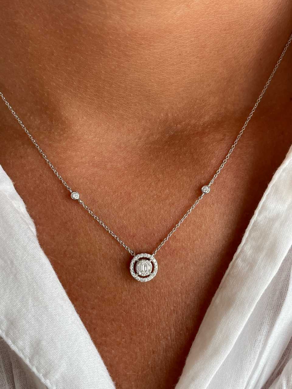 OULU choker with baguette and diamond pendants in 18k white gold