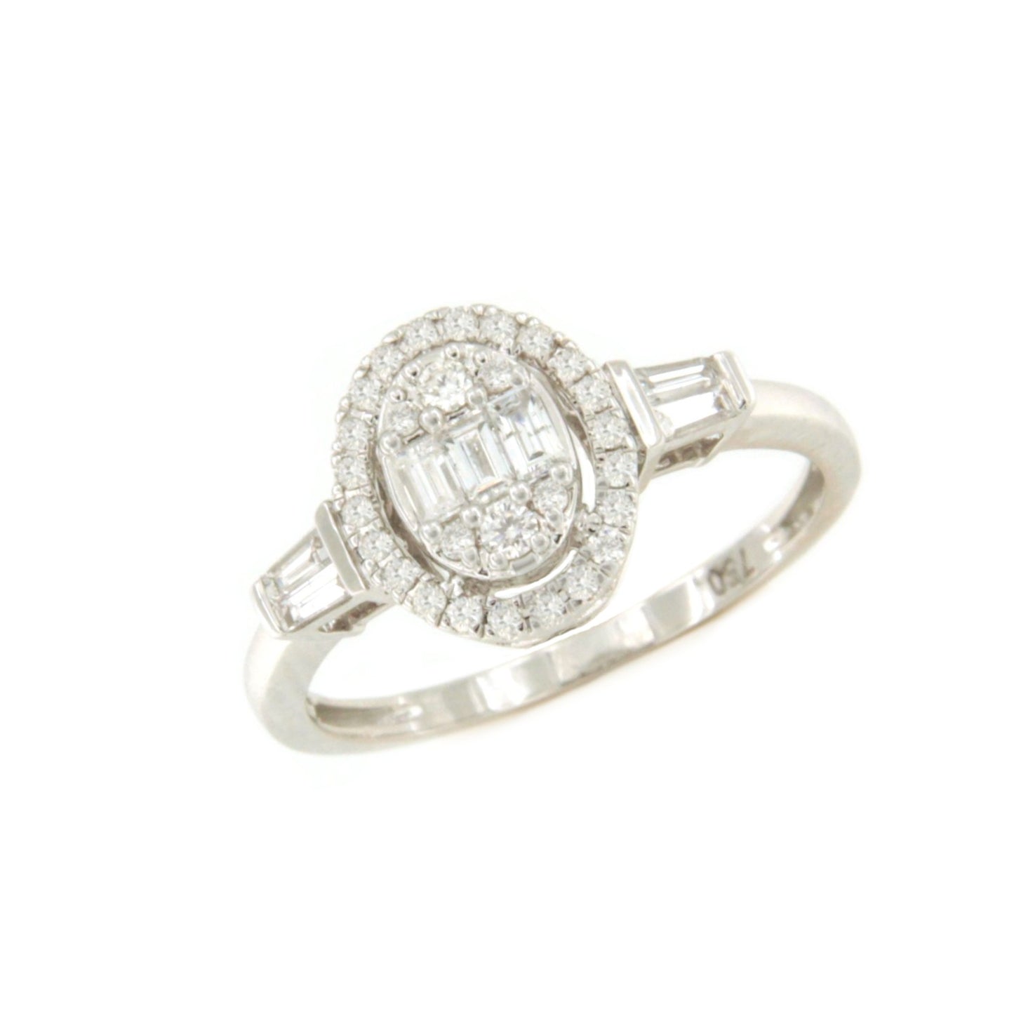 Anillo LEEDS oval en oro blanco 18 ktes con brillantes y baguettes.