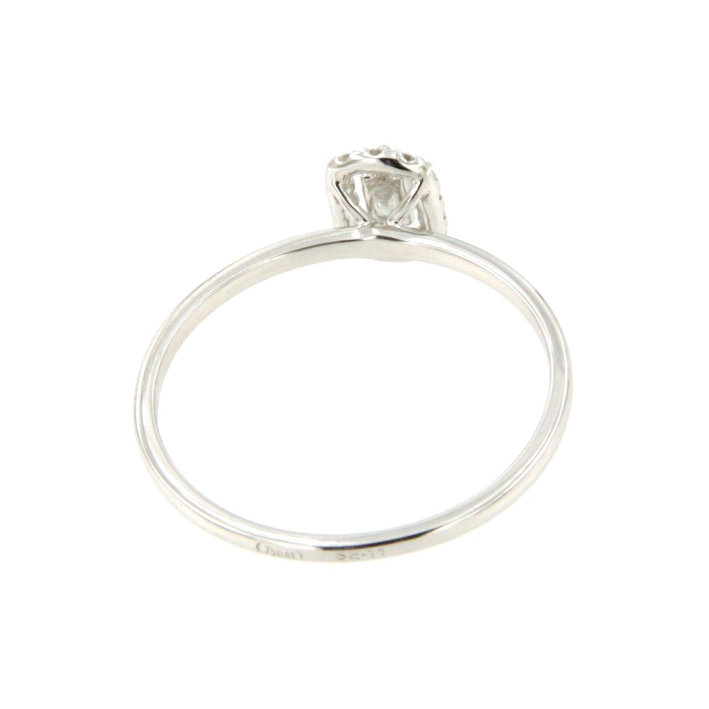 Anillo HAMPTON roseta en oro blanco 18 ktes con brillantes y baguettes.