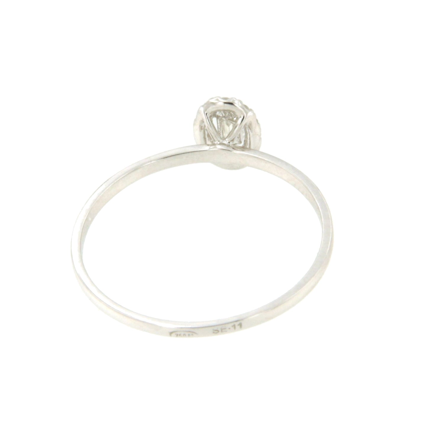 Anillo HAMPTON roseta en oro blanco 18 ktes con brillantes y baguettes.