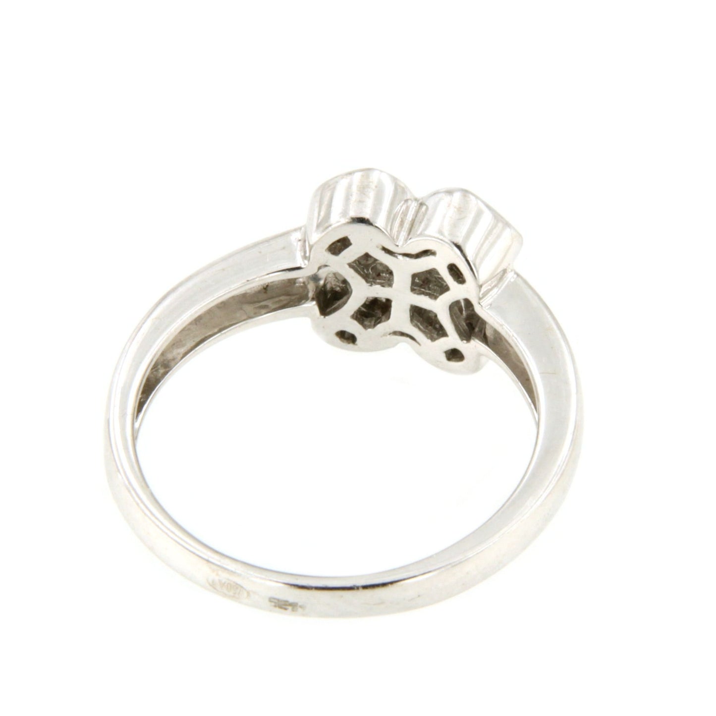 Anillo ESPARTINAS en oro blanco de 18 ktes con diamantes princesas.