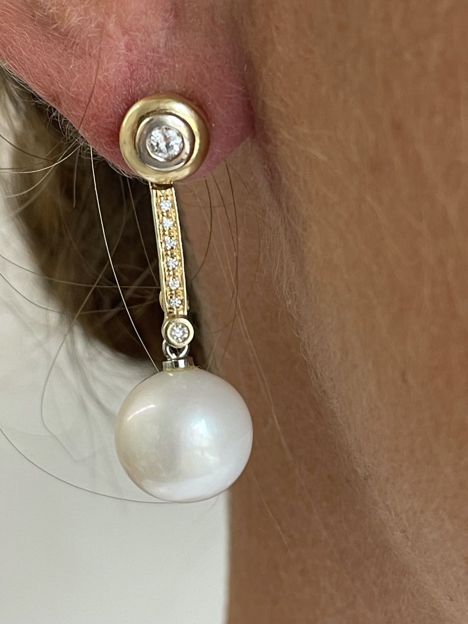 HORNA pendant with diamond bezel in 18k yellow and white gold